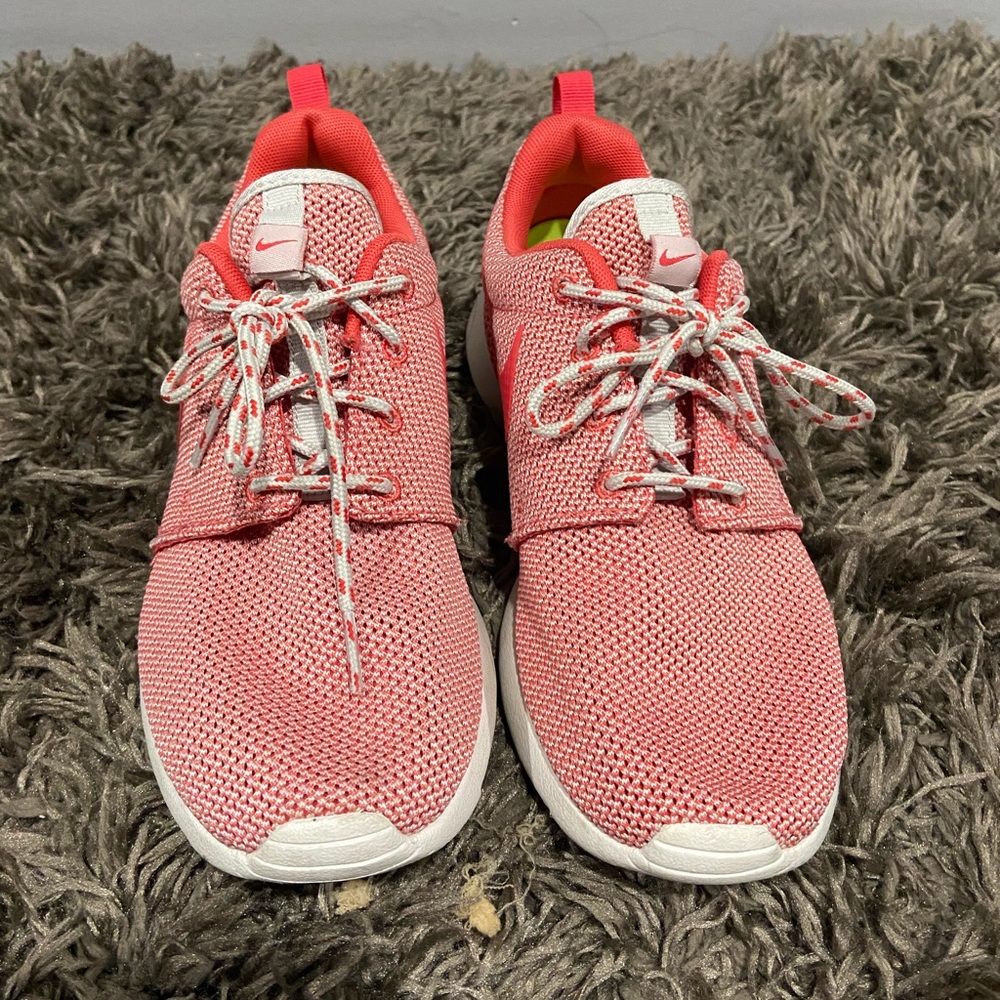 Women’s Nike Roshes